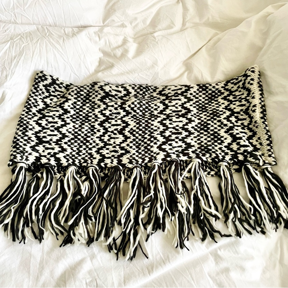 FOREVER 21 One Size Fits All Chunky Knit Ivory Infinity Scarf Fringe Winter OS